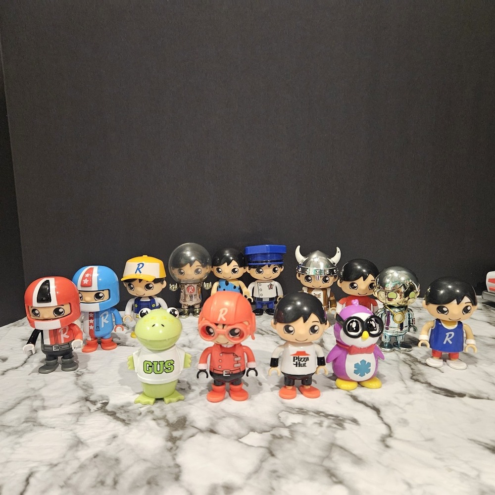 Ryan's World Toys Lot‎ Of 14 Figures + 2 Vehicles - Picture 6 of 11